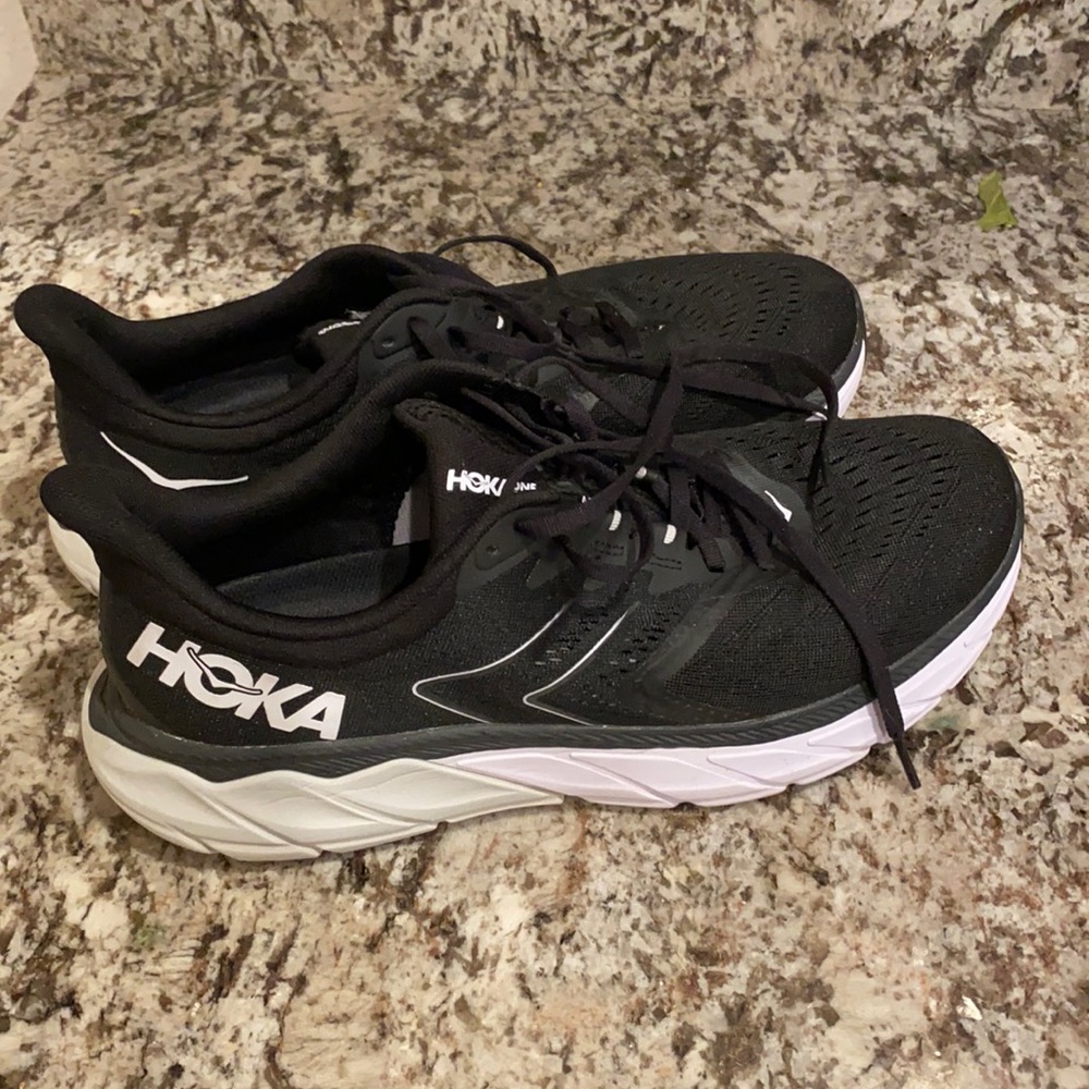 Hoka Arahi 5